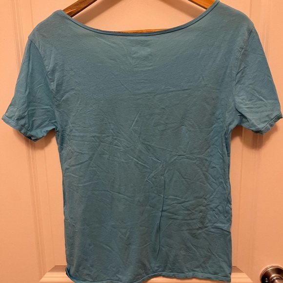 Spark in the Dark Size S “Democrats Know How to Party” T-Shirt - Picture 4 of 4